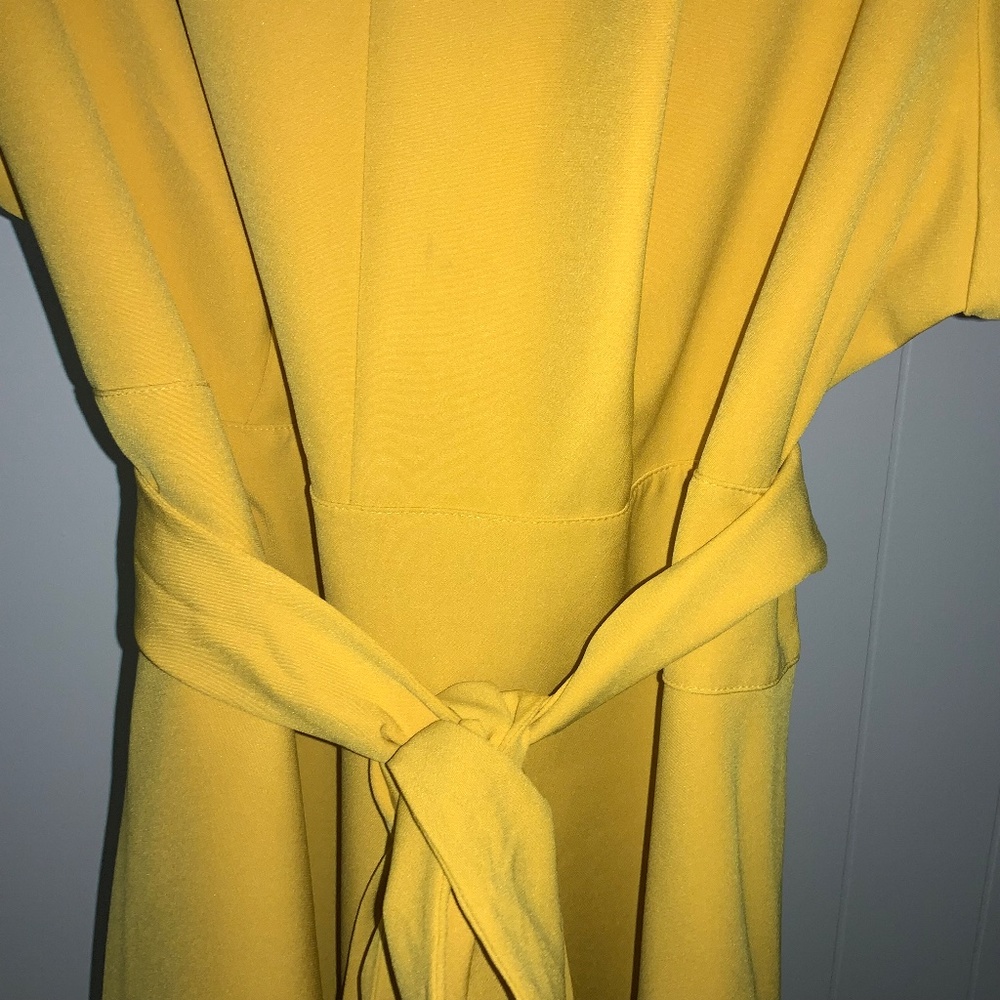 Lane Bryant Lena golden yellow flutter sleeve peplum top Sz 16 self tie waist - Picture 8 of 8